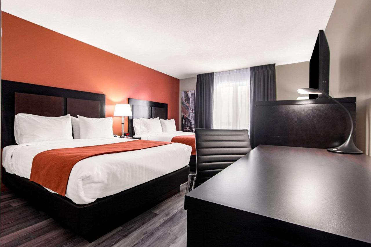 Econo Lodge Inn & Suites Saint Apollinaire Εξωτερικό φωτογραφία