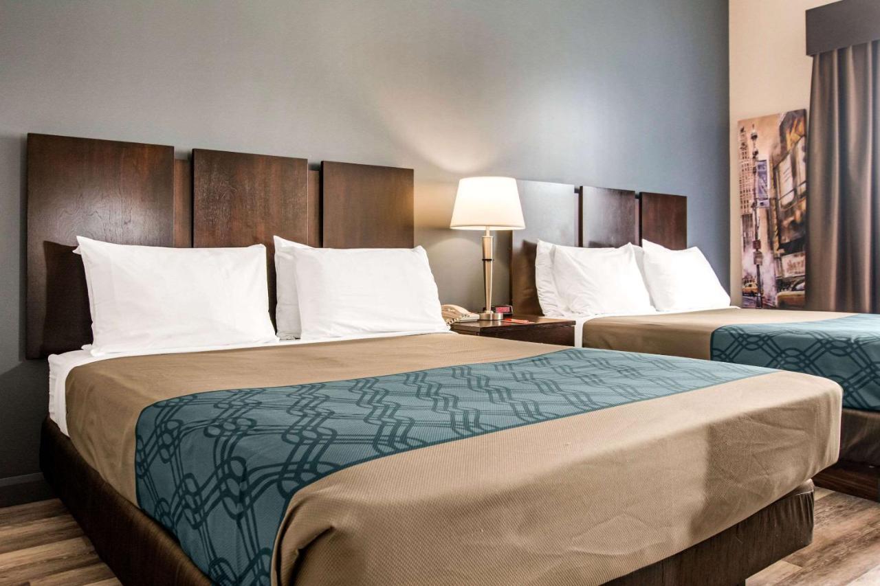 Econo Lodge Inn & Suites Saint Apollinaire Εξωτερικό φωτογραφία