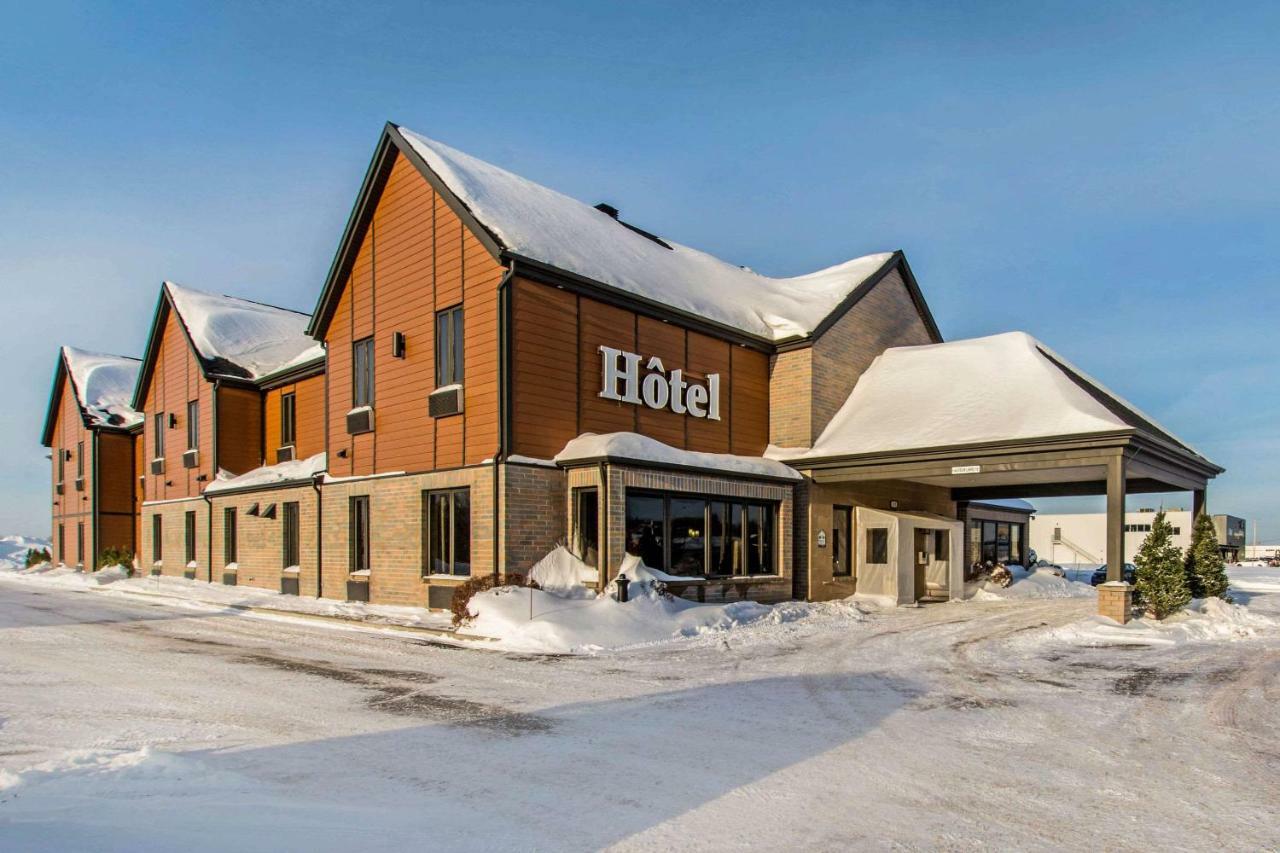 Econo Lodge Inn & Suites Saint Apollinaire Εξωτερικό φωτογραφία